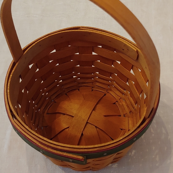 Longaberger Holiday Helper Basket - Picture 12 of 15
